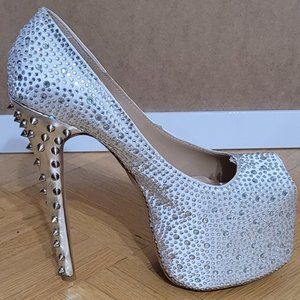 Women's Sexy Rhinestone and Rivets Peep-Toe Platform Heels - White